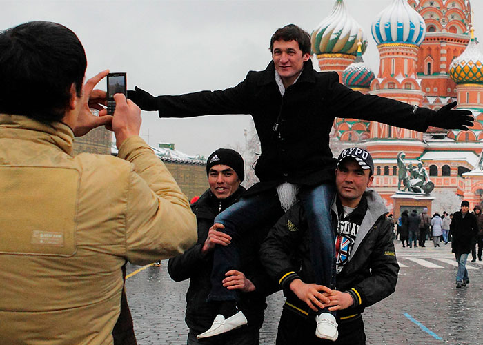 Таджикам с Узбеками вся Москва - дом родной